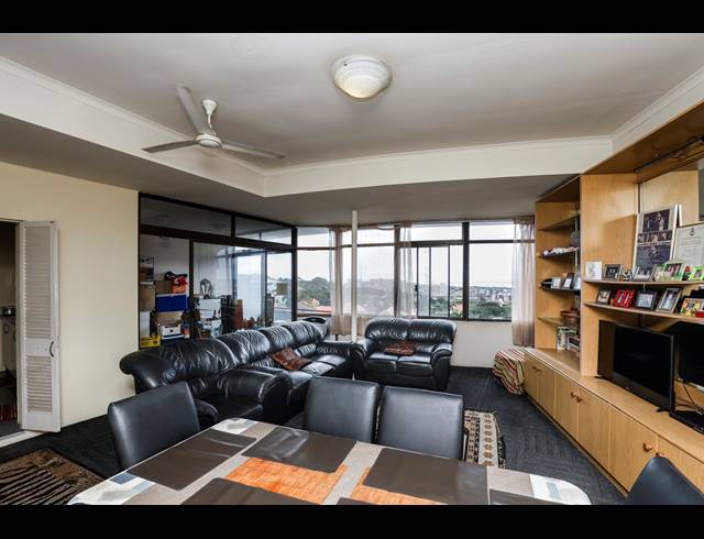 3 BEDROOM APARTMENT TO LET IN ESSENWOOD